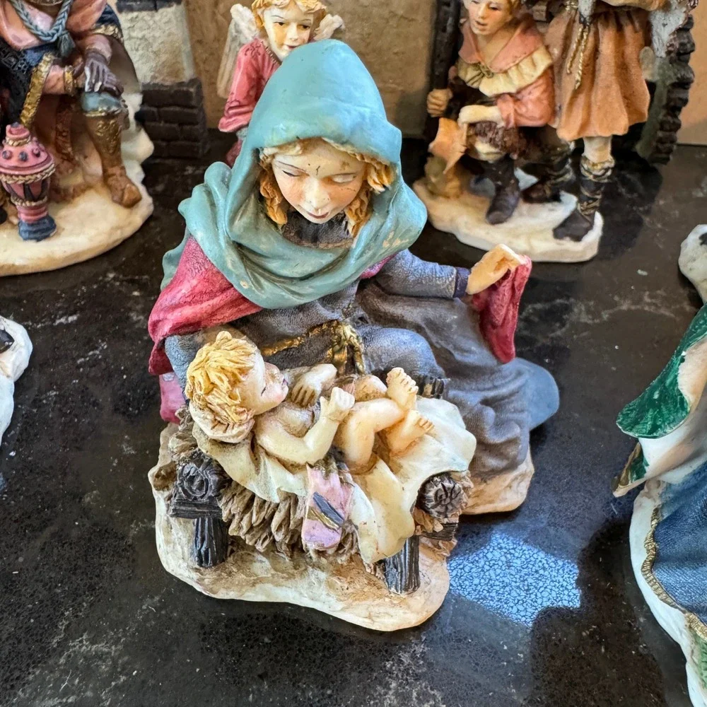 Vintage Holiday Workshop Nativity Set Resin Christmas Manger Scene Figurine READ